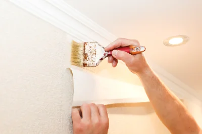 Pose de papier peint au Chautay — revêtements muraux et toiles de verre